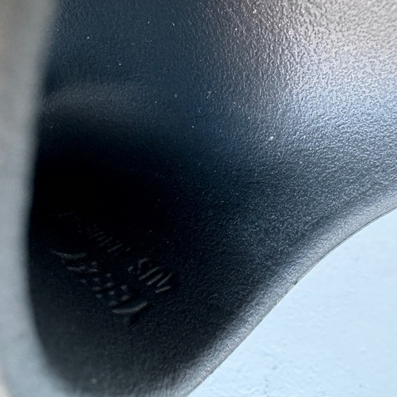 Authentic Yeezy - Picture 10 of 10